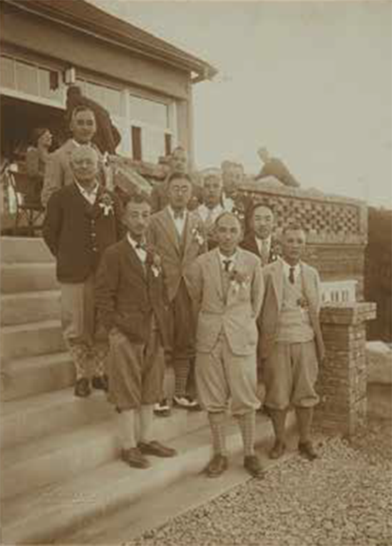 1930年、開場当時のクラブの委員たち